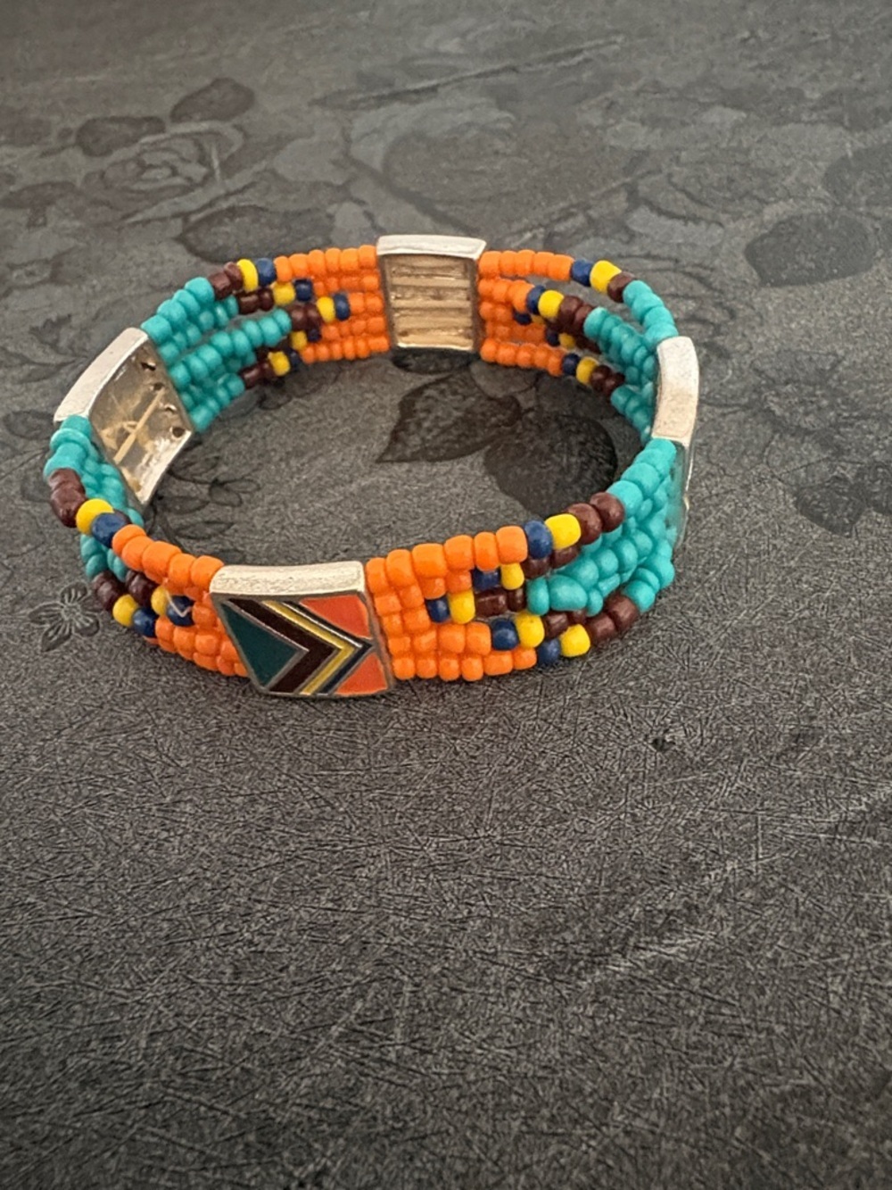 HANDMADE NATIVE AMERICAN SOUTHWESTERN STYLE SEED BEADED STRETCH BRACELET